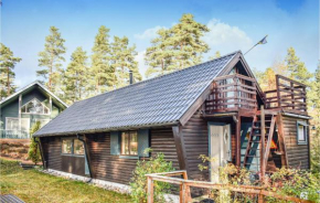 Four-Bedroom Holiday Home in Tidaholm, Tidaholm